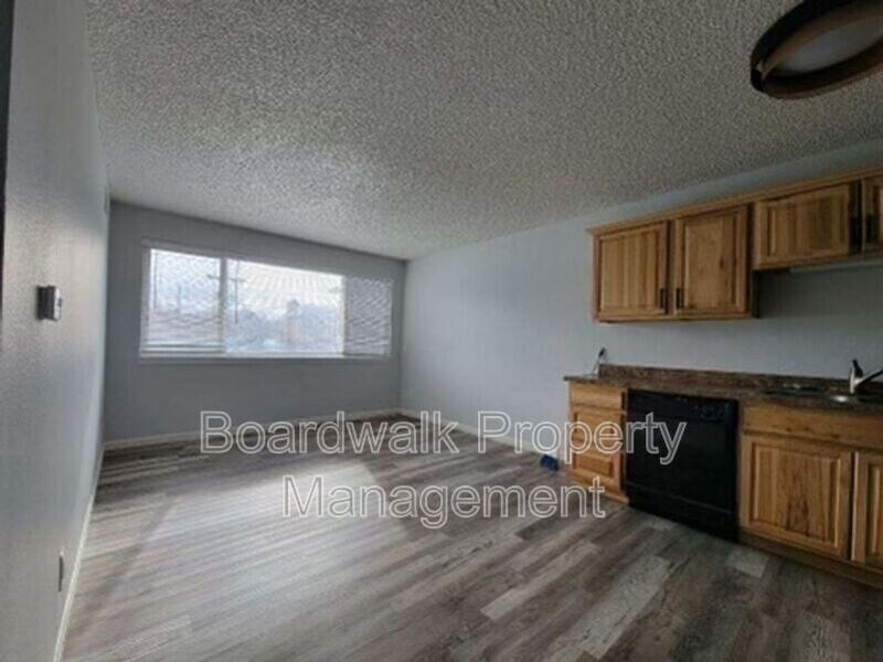1930 E Bijou St Unit 304, Colorado Springs, CO 80909 Room for Rent in