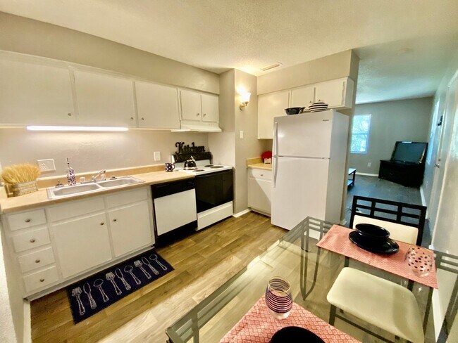 Interior Photo - Eagle Pine Condominiums