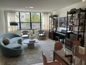 Building Photo - 10000 Bay Harbor Terrace