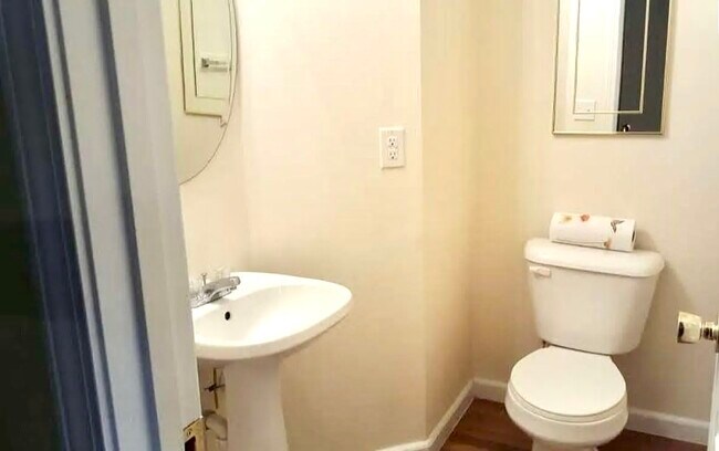Building Photo - 308 Smokey Ct