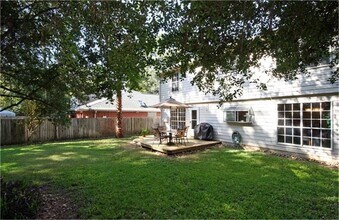 Building Photo - 7 Thrush Grove Pl