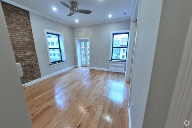 Building Photo - 252 E 50th St (between 2nd & 3rd Ave), #5