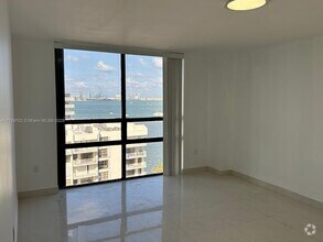 Building Photo - 1450 Brickell Bay Dr