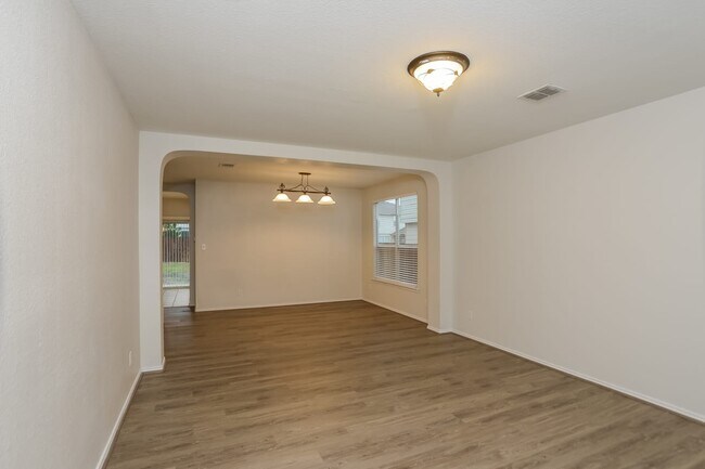Building Photo - 15419 Soaring Mesa
