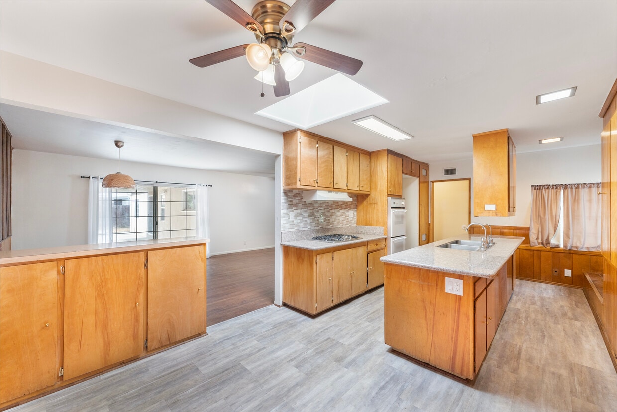 13807 Runnymede St, Van Nuys, CA 91405 House Rental in Van Nuys, CA