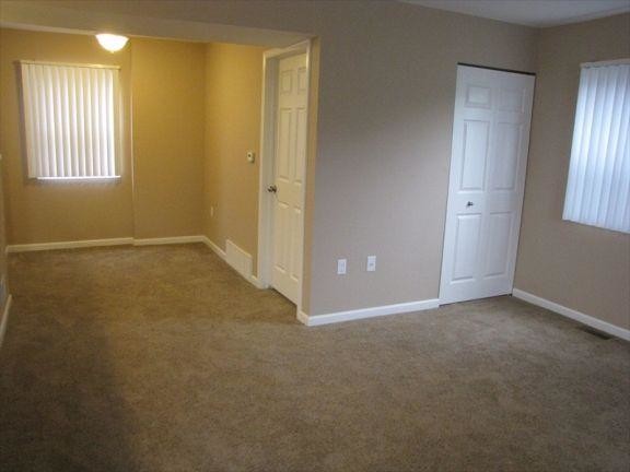 Foto del edificio - 3 bedroom in Detroit MI 48219