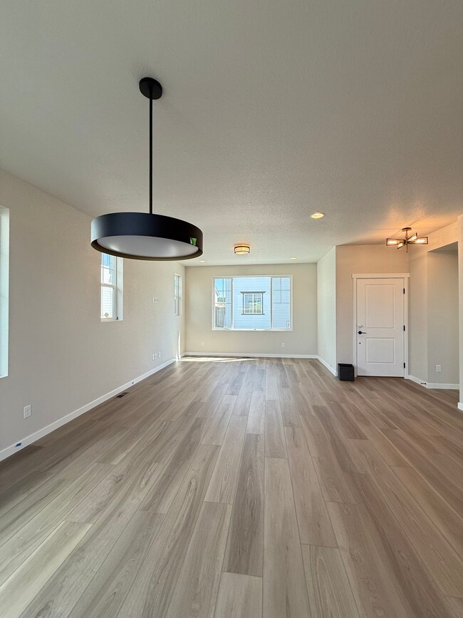 Photo - 10202 Spry St House