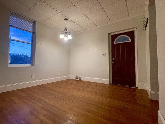 Dining room - 221 Saint Marys St