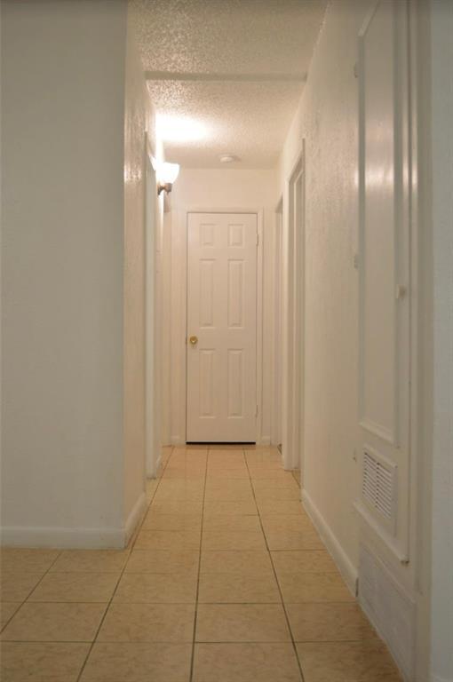 Building Photo - 2816 Ridgeway Dr