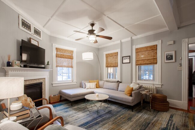 Building Photo - 40 Rumson Rd
