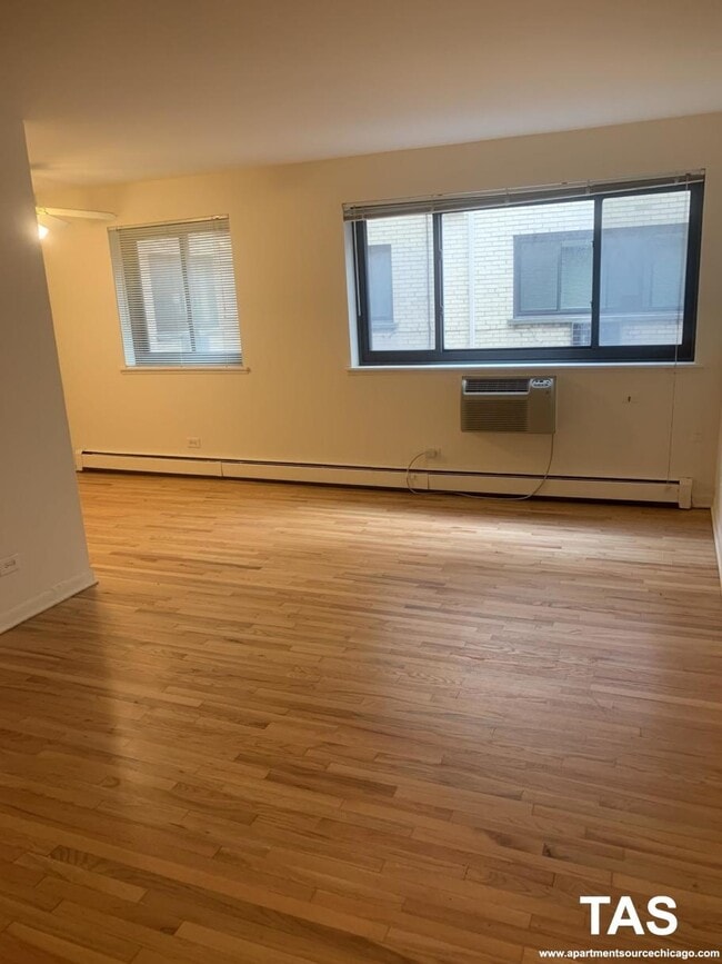 Photo - 540 West Roscoe Street #386 Apartment