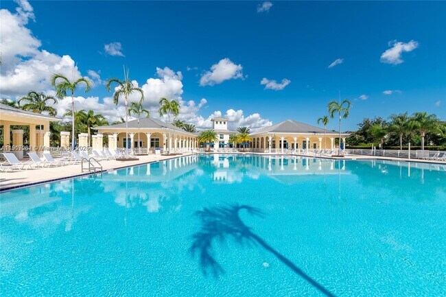 Foto del edificio - 367 NE 35th Ave