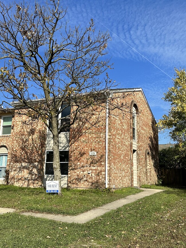 Photo - 5324 Commons Ct Townhome