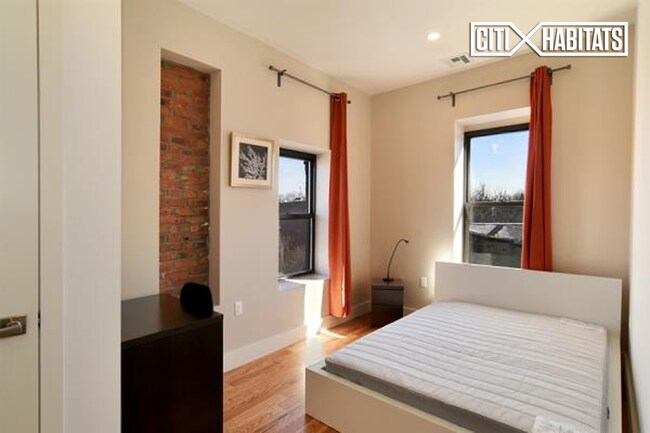 Foto del edificio - 505 Throop Ave