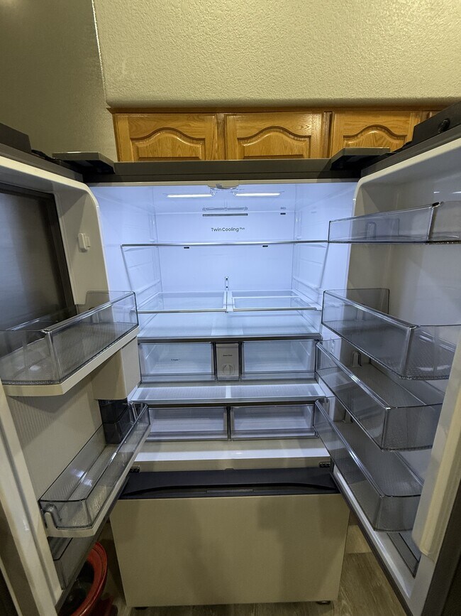 Building Photo - 1825 E Shore Villas Dr