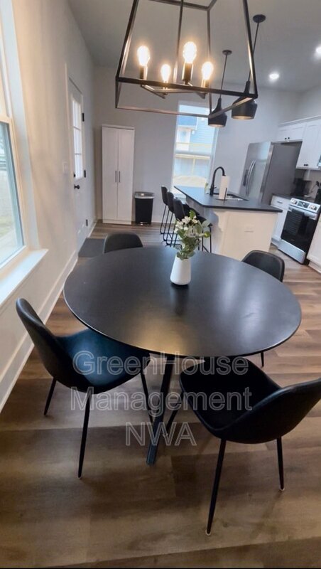 Foto del edificio - 3086 W Salida Ln