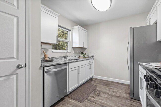 Foto del edificio - 484 Linwood Ave