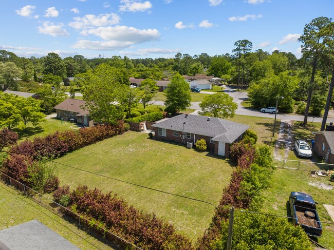 Building Photo - 1001 Dickens Dr