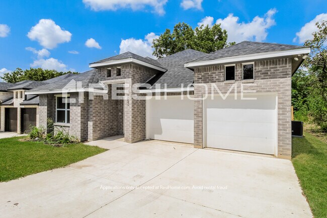 Foto del edificio - NEWLY RENOVATED HOME FOR RENT!