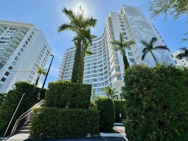 Foto principal - 1100 West Ave