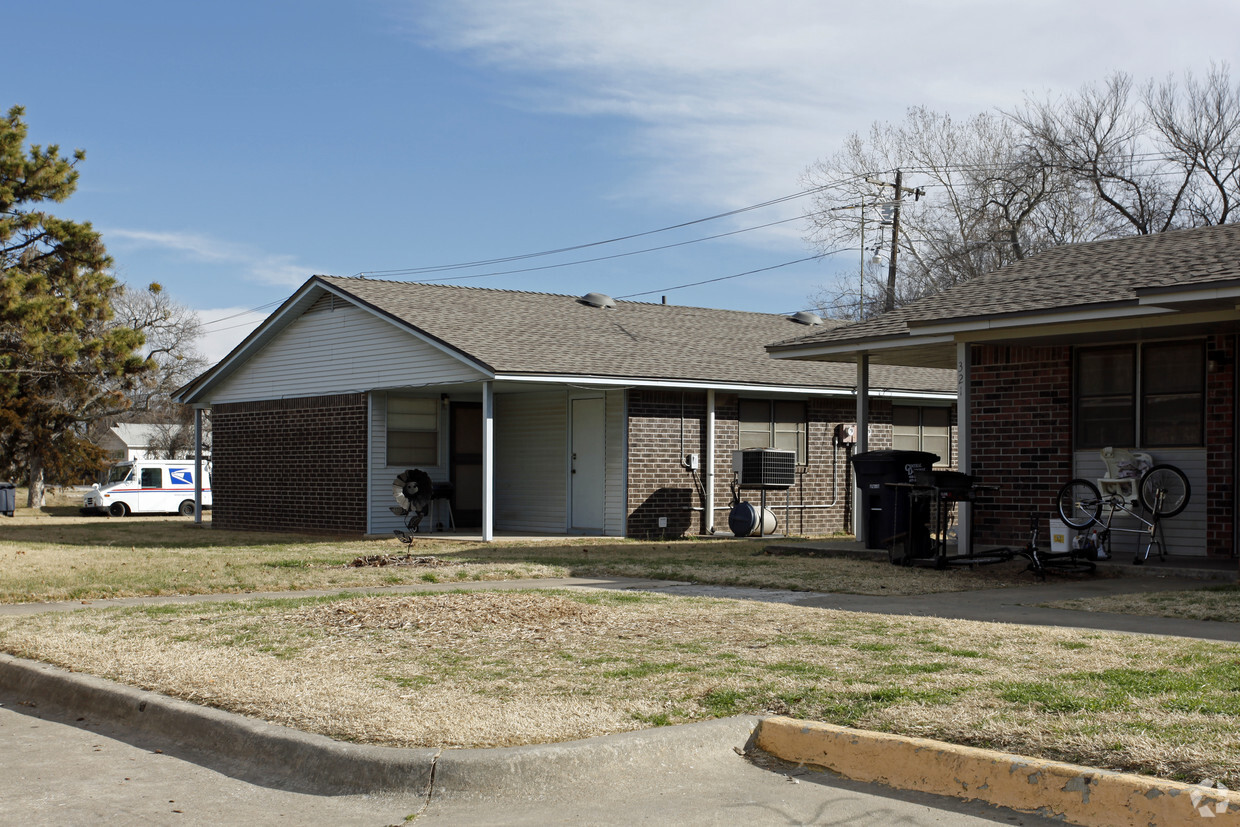 Building Photo - 313 N Louisa Ave