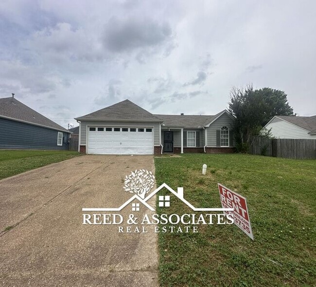 Charming Millington Home with Large Backyard~ - Charming Millington Home with Large Backyard~