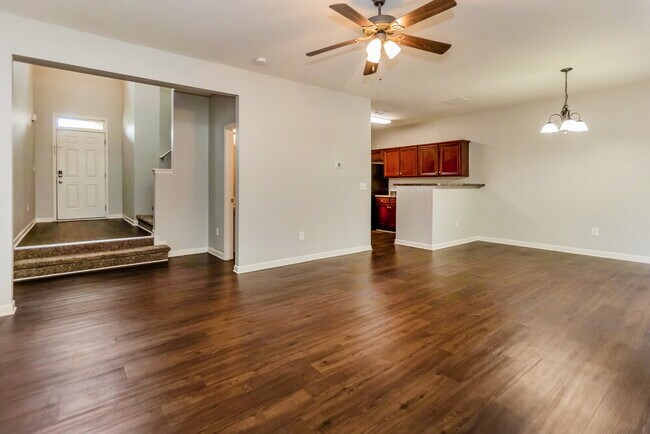 Building Photo - 21 Carriage Hills Dr