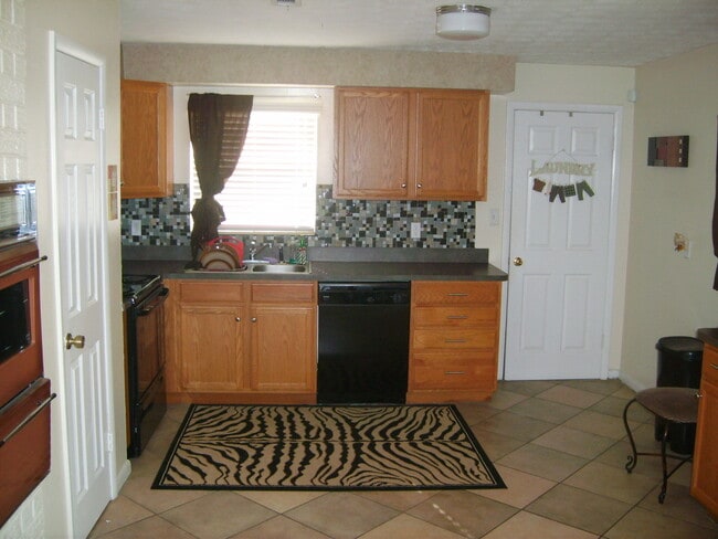 Foto del edificio - Available Fall 2026! 3 Bed/2 Bath House Ri...