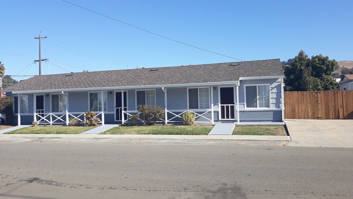 Primary Photo - 15234 Lark St