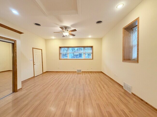 Foto del edificio - 3801 S Union Ave