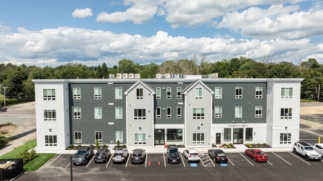 Building Photo - 999 Main St