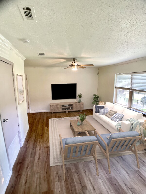 Foto del edificio - 6036 Circle Dr