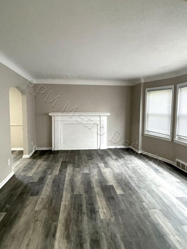 Building Photo - 17190 Sunderland Rd