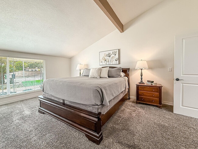 Foto del edificio - Single-Story Pool Home with RV Parking on Quiet Cul-De-Sac in Prime Simi Valley