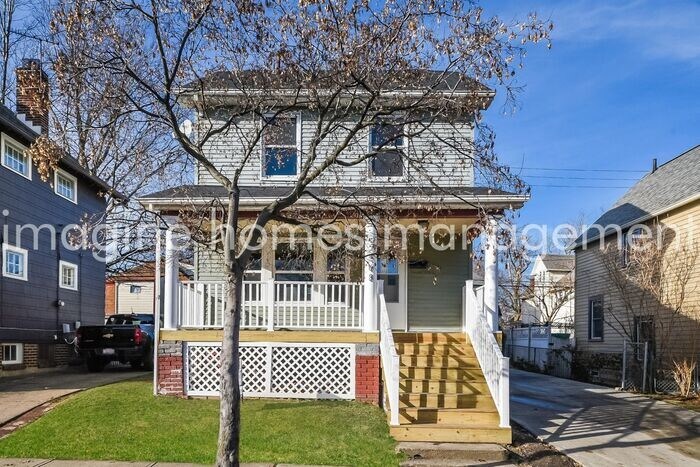 Primary Photo - 1568 Olivewood Ave