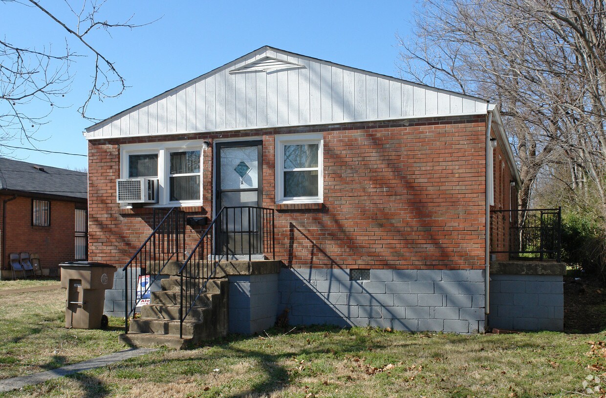 Building Photo - 1024 Monroe St
