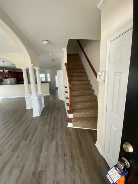 Foto del edificio - Beautiful 3 Bedroom 2.5 Bath Town Home in ...