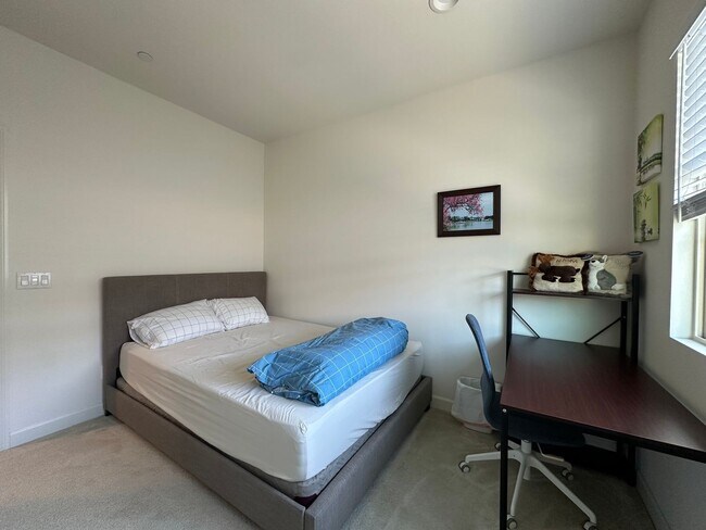 Foto del edificio - Room for Rent in Stanton-Prime Location