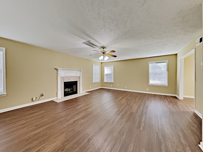 Building Photo - 210 Sam Davis Drive