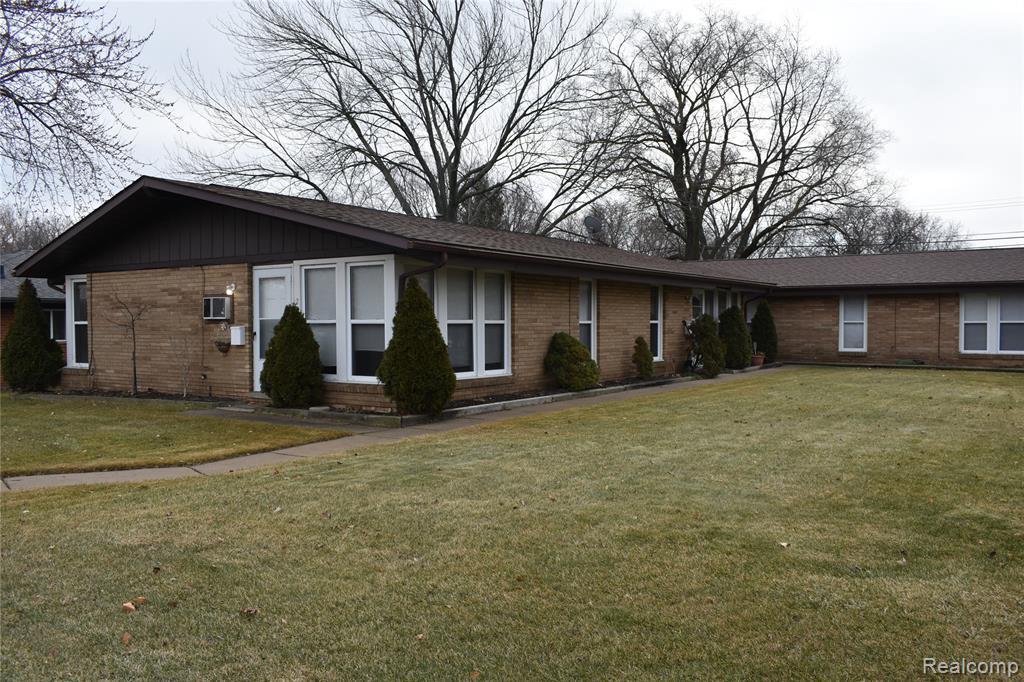 Primary Photo - 2325 W 14 Mile Rd