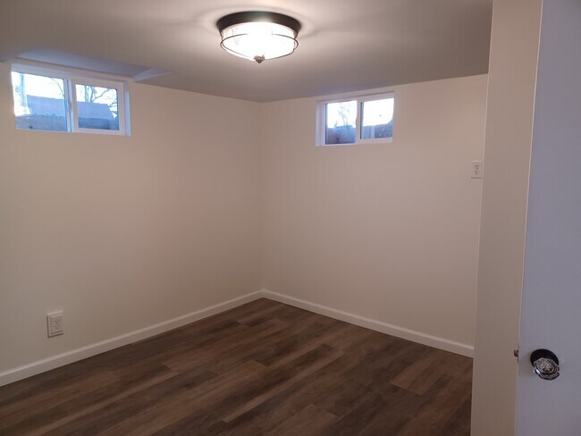 Dormitorio del sótano - 149 E 700 S
