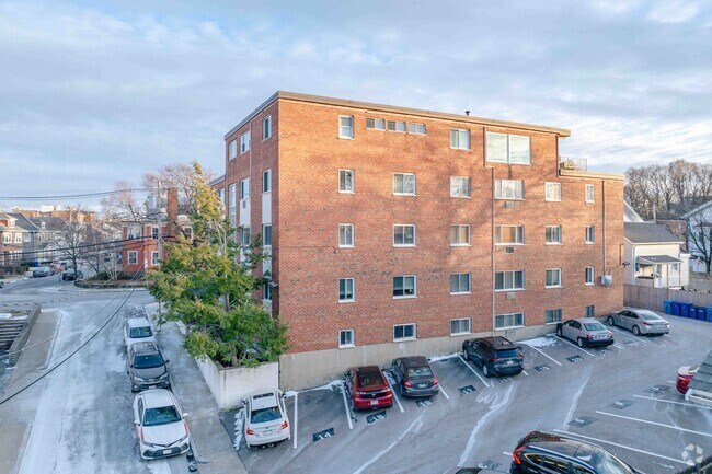 Building Photo - 2 Larose Pl