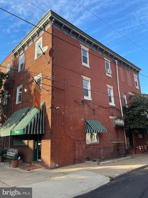 Primary Photo - 2721 E Somerset St