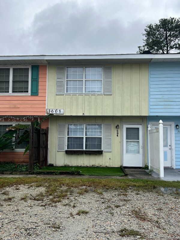Building Photo - 1608 Fawn Vista Dr N