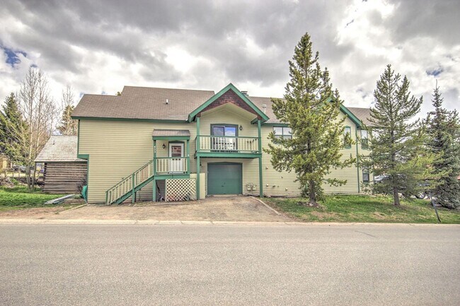 Foto del edificio - Breck Downtown Duplex.  Best location in all of Breck.  3 Bedroom.  GEAR GARAGE.