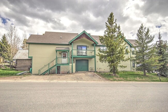 Building Photo - Breck Downtown Duplex