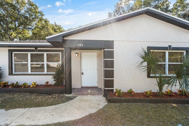 Foto del edificio - Large 3bdrm/1bath House **Section 8 OK** $2195.00 ***