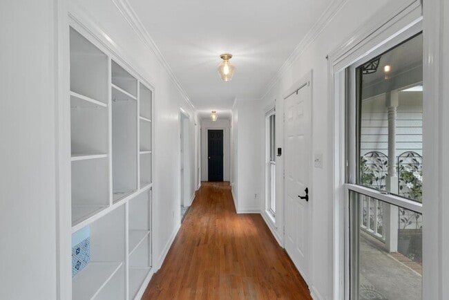 Building Photo - Adorable home located in Southwest side of Jacksonville