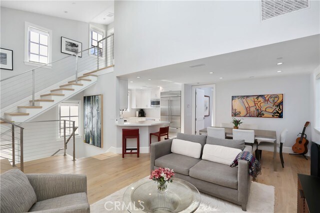Foto del edificio - 715 Marigold Ave