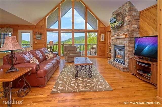 Foto principal - 1624 Pinewood Way